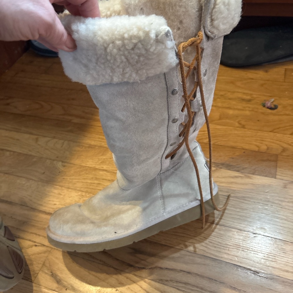 Women's Beige Lace-Up Shearling Boots - Picture 3 of 5